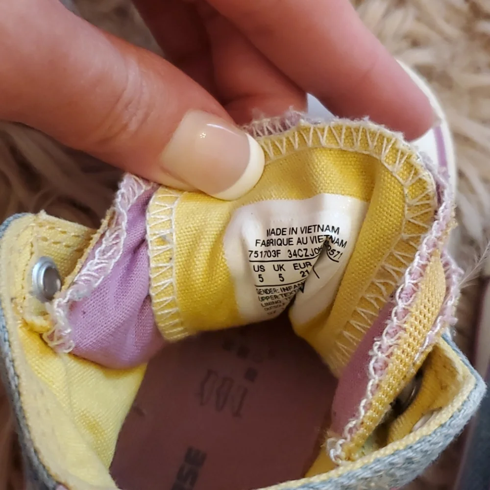 Kids Converse size 5